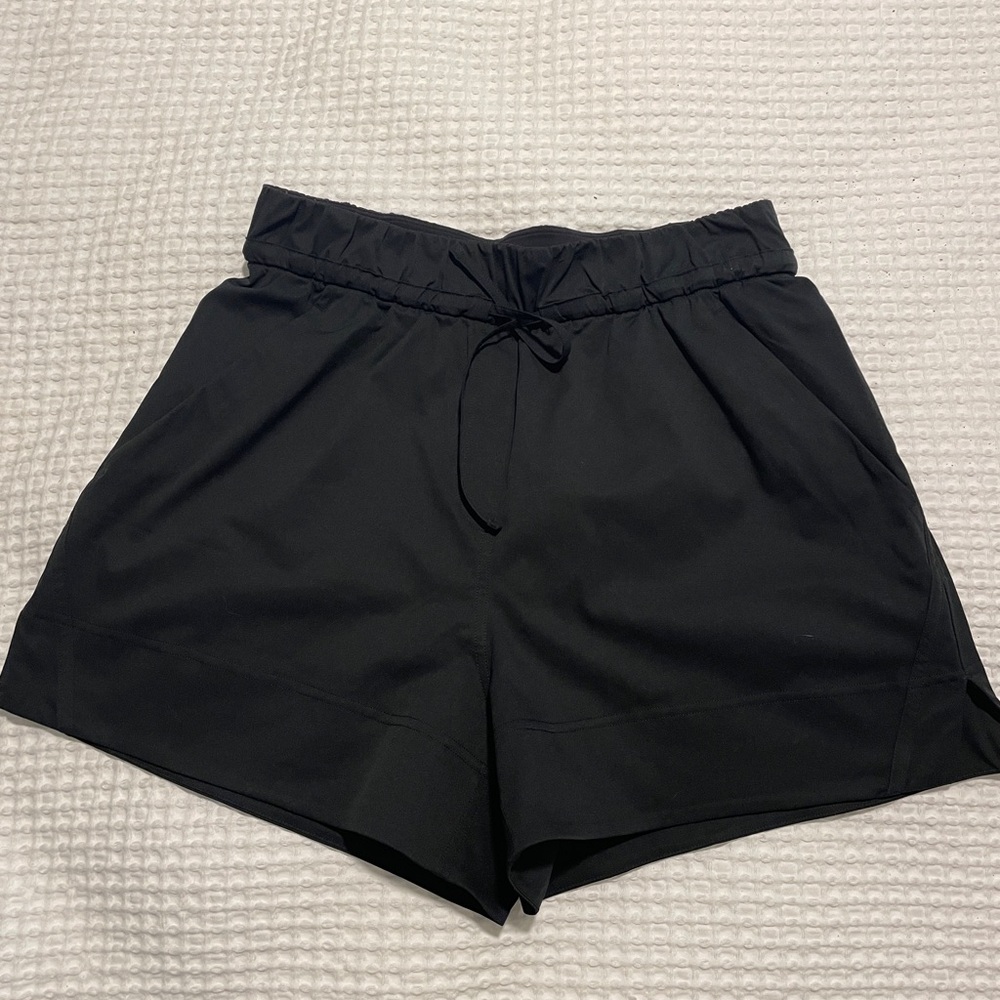 NWOT Lululemon Cinchable 3.5” Short - Picture 4 of 5